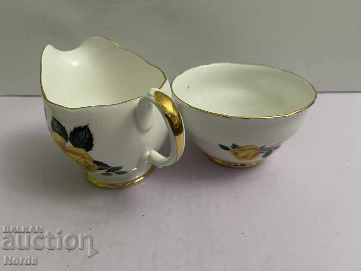 Доставка на Английски порцеланов лот Доставка на Английски порцеланов лот