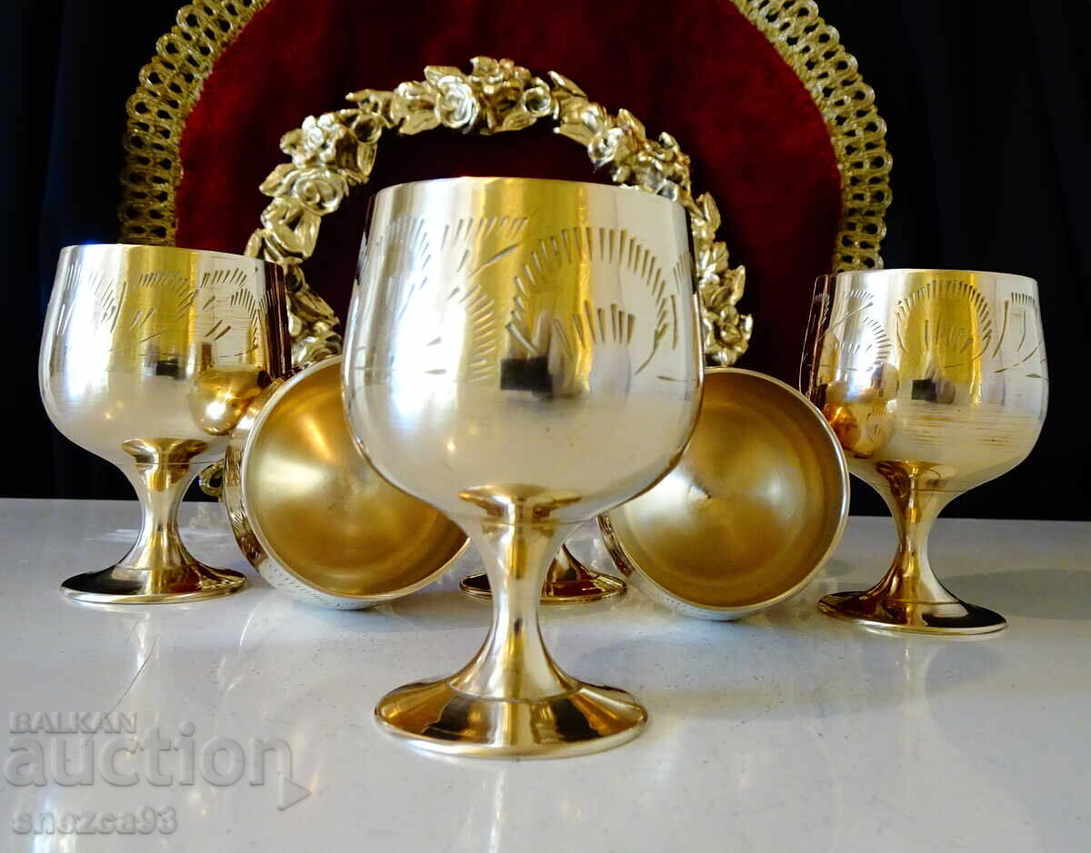 Δημοπρασία Χάλκινα φλιτζάνια με ανάγλυφη χάραξη, 80 ml, επιχρυσωμένα