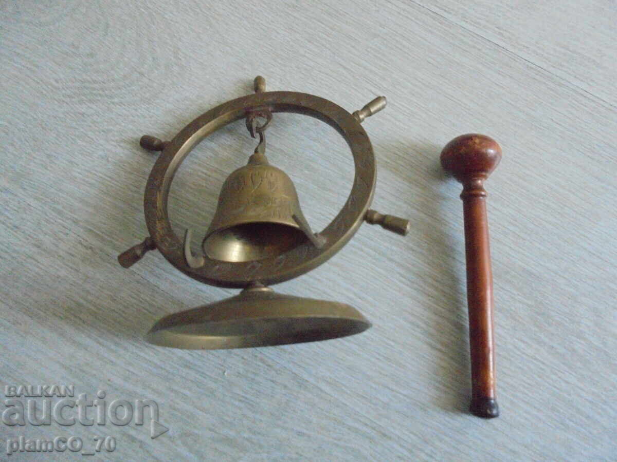 Δημοπρασία №*8393 Παλιό επιτραπέζιο κουδούνι με ξύλινο σφυράκι