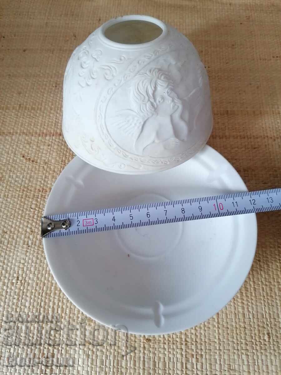 Licitație Preot pentru sărbători - porțelan Licitație Preot pentru sărbători - porțelan