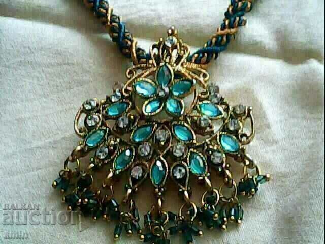 όμορφο παλιό επιχρυσωμένο κολιέ και σκουλαρίκια με τιμή 50.00 BGN | € 25.56