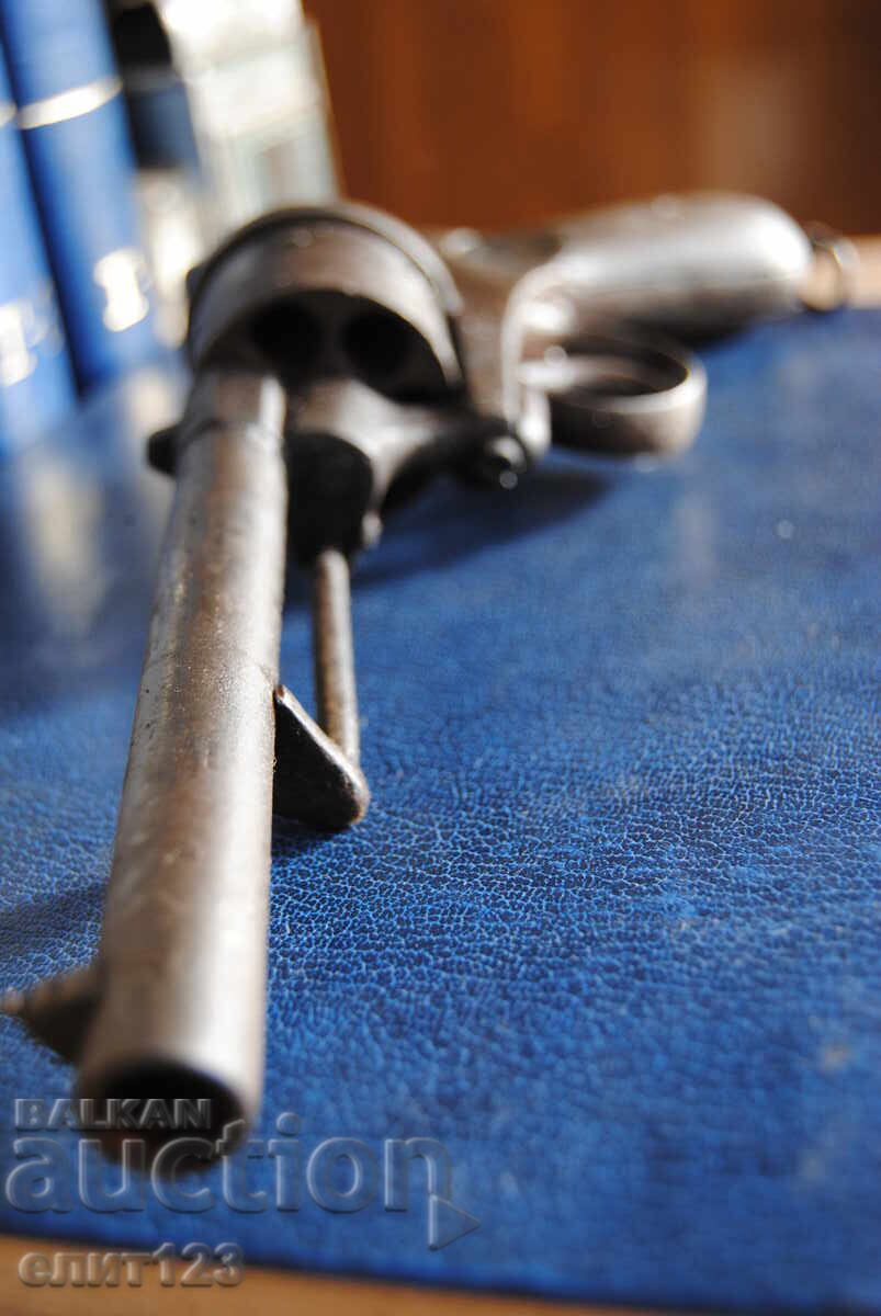 Δημοπρασία Ένα παλιό περίστροφο