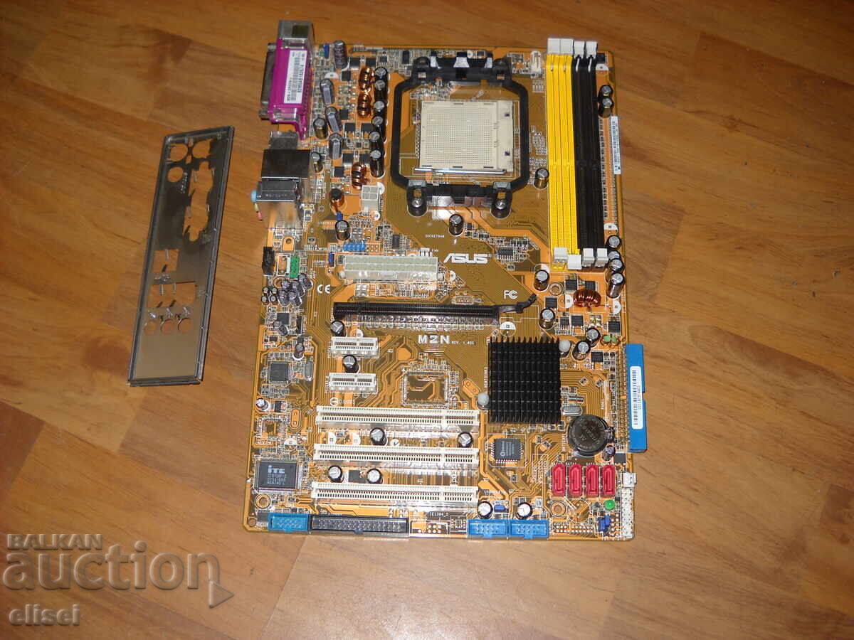 111. Vând placă de bază pentru computer ASUS M2N REV:1.02G. AMD Socket