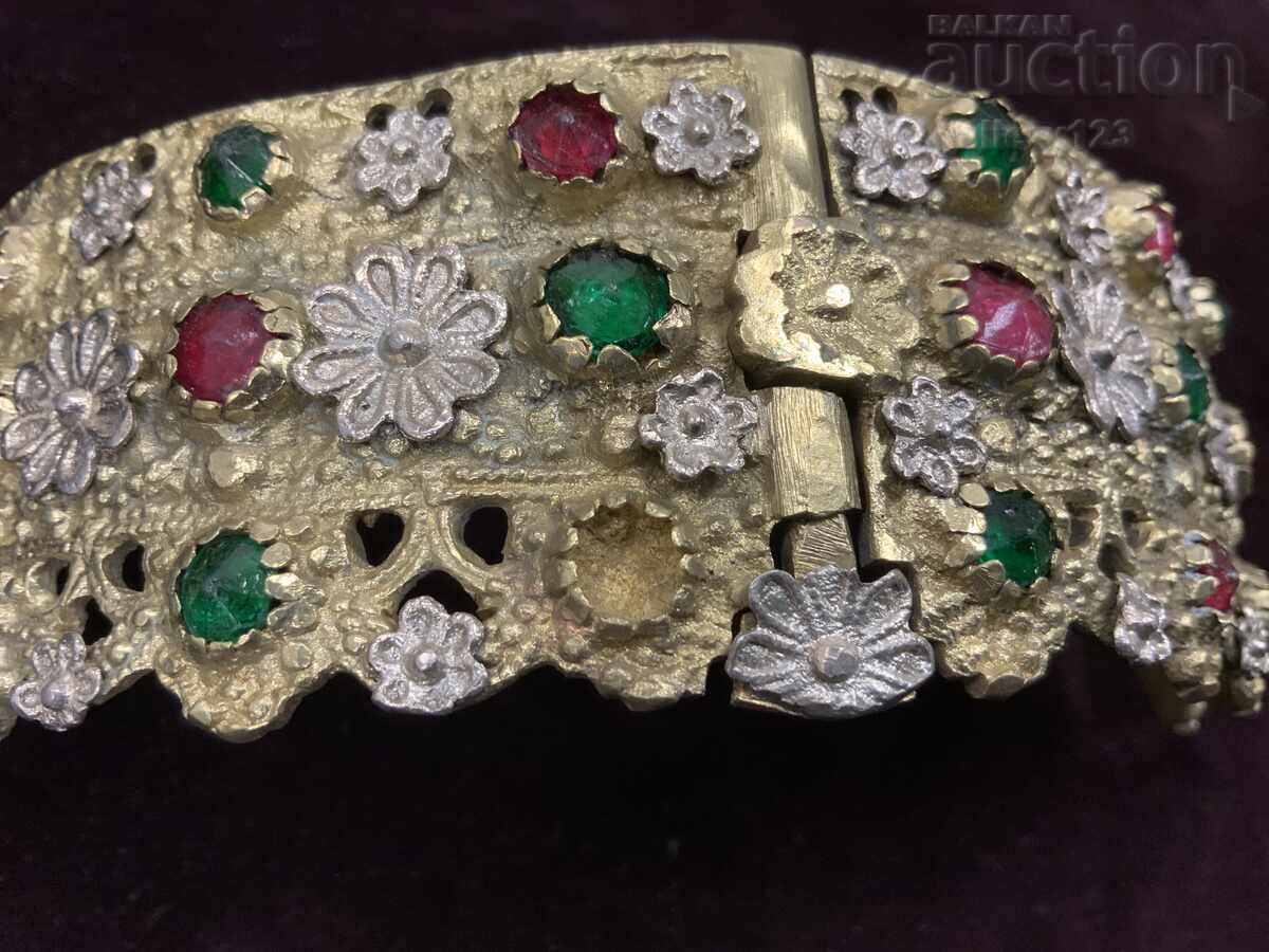 Auction  Revival-era Gabrovo Sukai