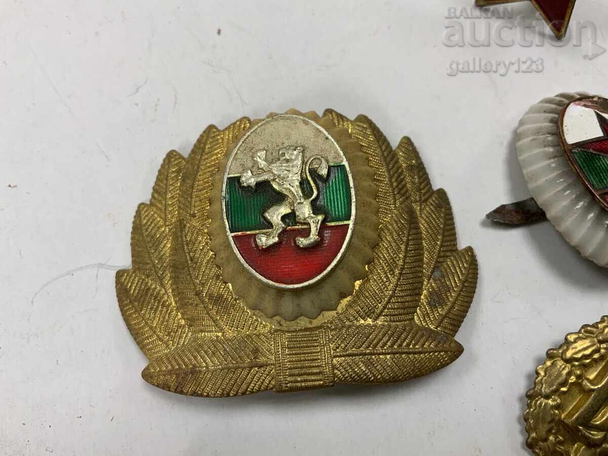 Auction  Lot of enamel cockades, gold plating, porcelain