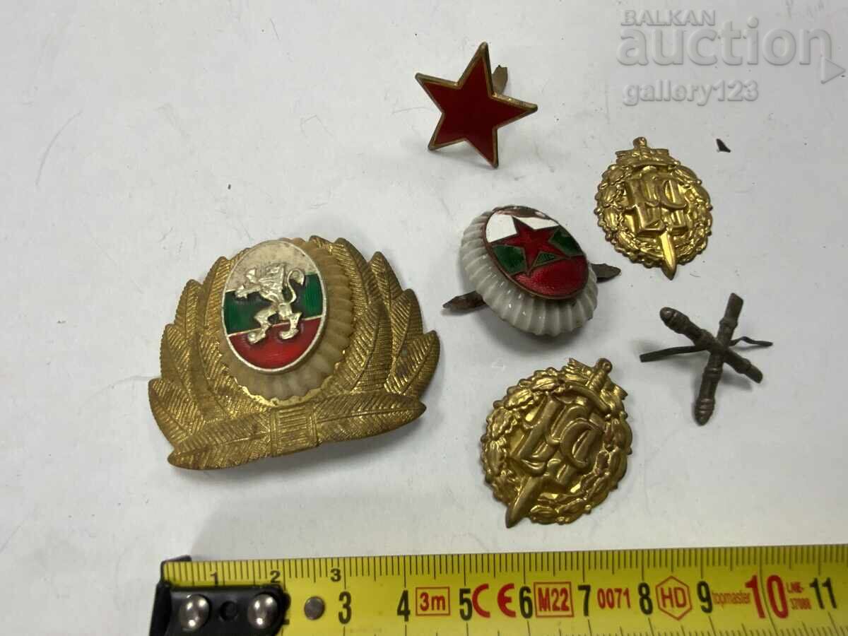 Lot of enamel cockades, gold plating, porcelain