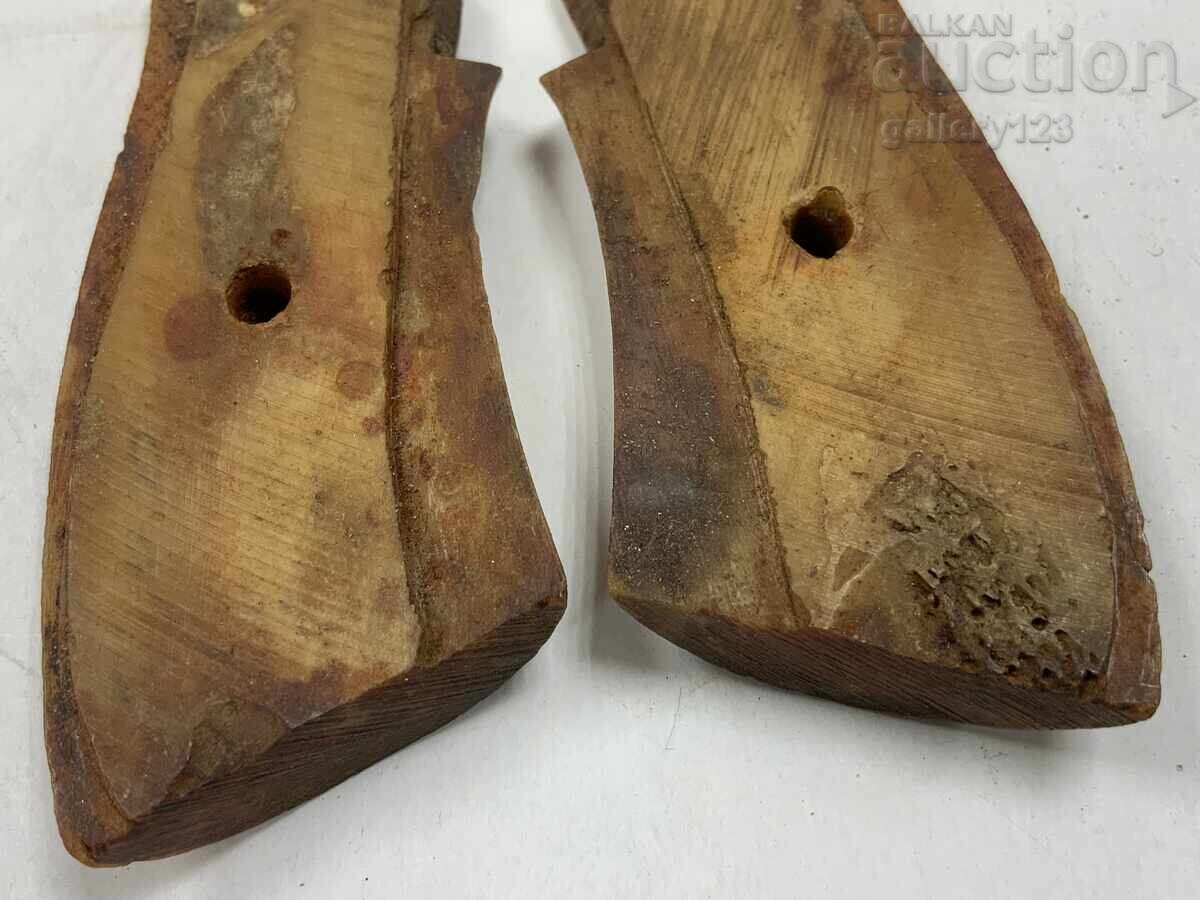 Licitație Corn vechi alb pentru pistol Licitație Corn vechi alb pentru pistol