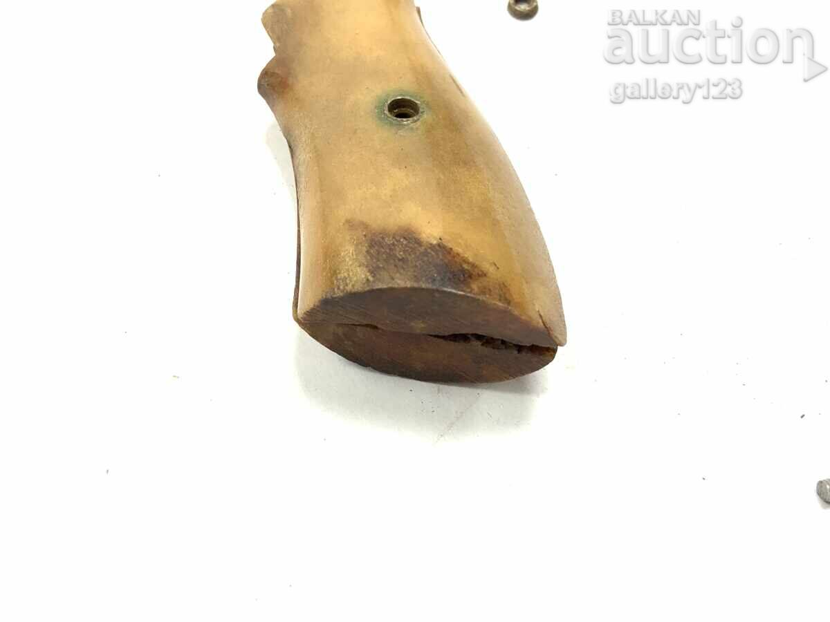 Livrarea Corn vechi alb pentru pistol Livrarea Corn vechi alb pentru pistol