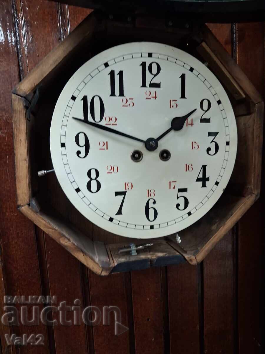 Аукцион Стар железопътен стенен часовник с гонг