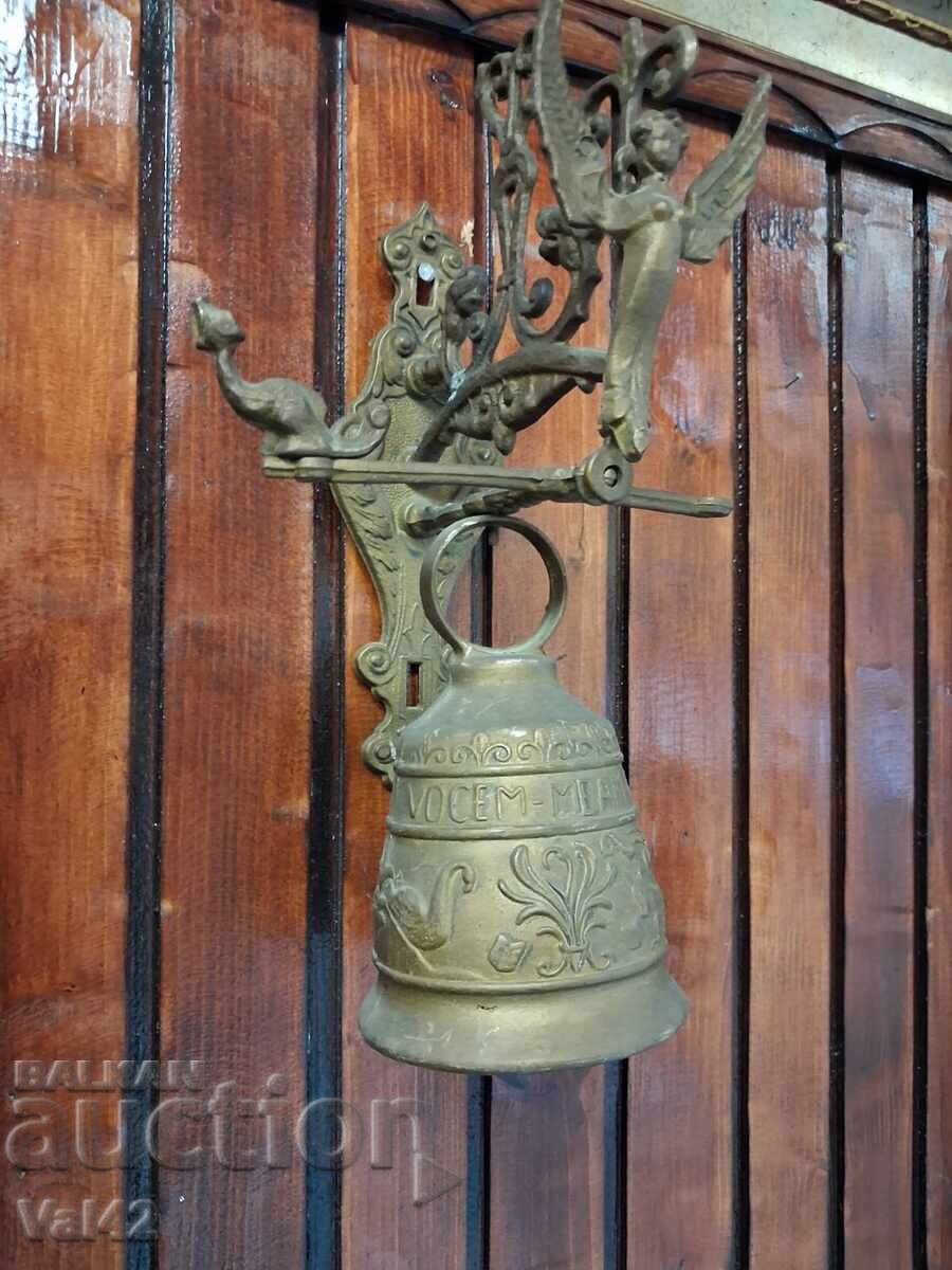 Παλιά μπρούτζινη καμπάνα με διακοσμητική κονσόλα με τιμή 51.11 BGN | € 26.13 Παλιά μπρούτζινη καμπάνα με διακοσμητική κονσόλα με τιμή 51.11 BGN | € 26.13