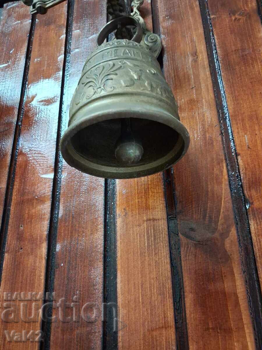 Παράδοση Παλιά μπρούτζινη καμπάνα με διακοσμητική κονσόλα Παράδοση Παλιά μπρούτζινη καμπάνα με διακοσμητική κονσόλα