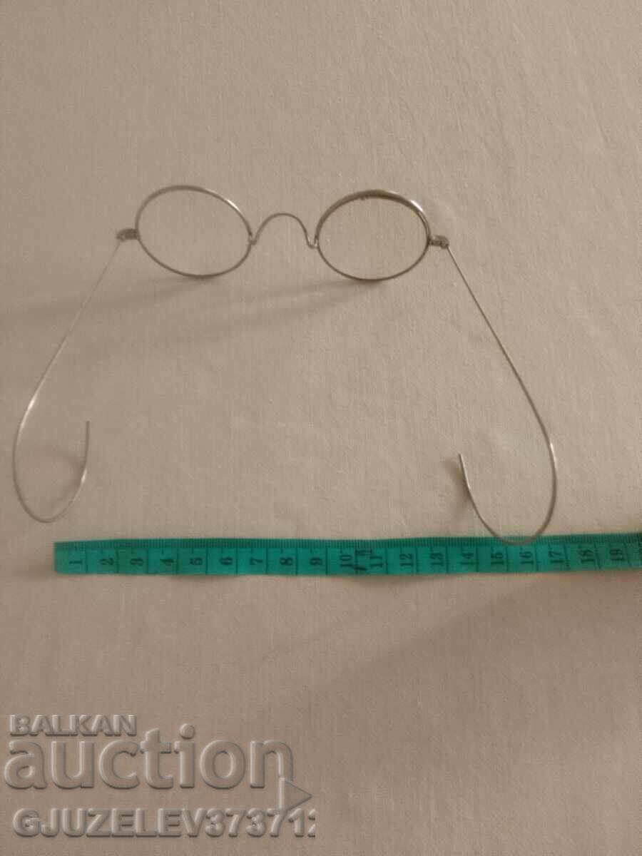 Ochelari de vedere vechi, secolul al XIX-lea, stare perfectă, fără reparații cu preț € 140.00 | 273.82 BGN