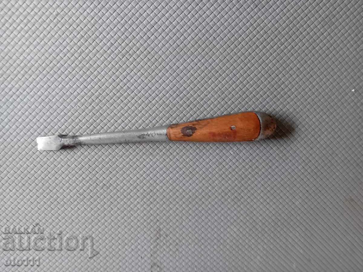 LARGE SWEDISH SCREWDRIVER with price 25.00 BGN | € 12.78