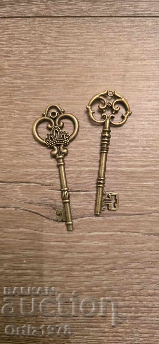 Set of delicate keys - 8.5cm with price 11.00 BGN | € 5.62