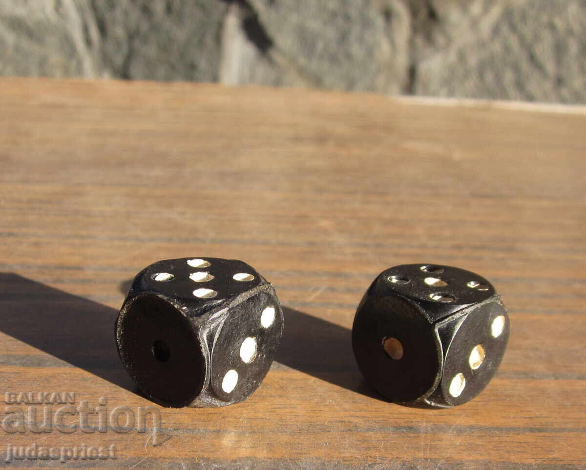 Auction Set of old bakelite dice, dice made of bakelite Auction Set of old bakelite dice, dice made of bakelite