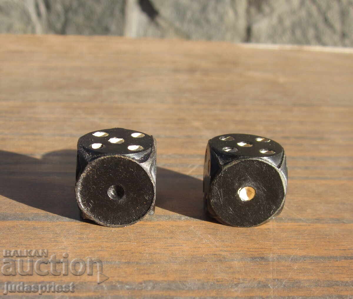 Set of old bakelite dice, dice made of bakelite Set of old bakelite dice, dice made of bakelite