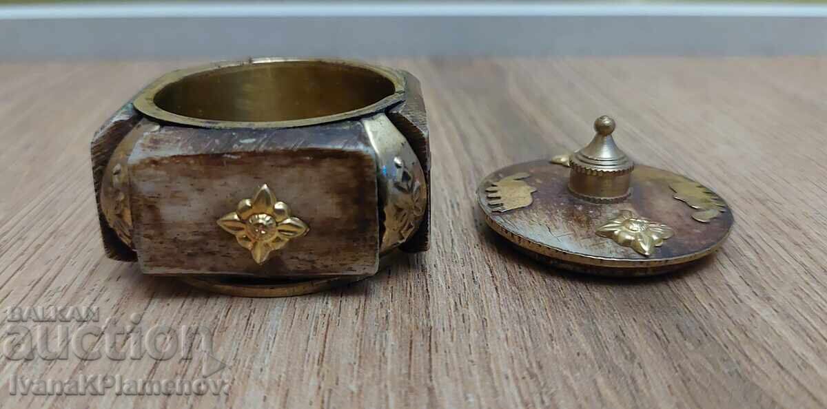 Κουτί από κόκκαλο για γνώστες - 5