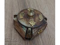 Cutie din os pentru cunoscători