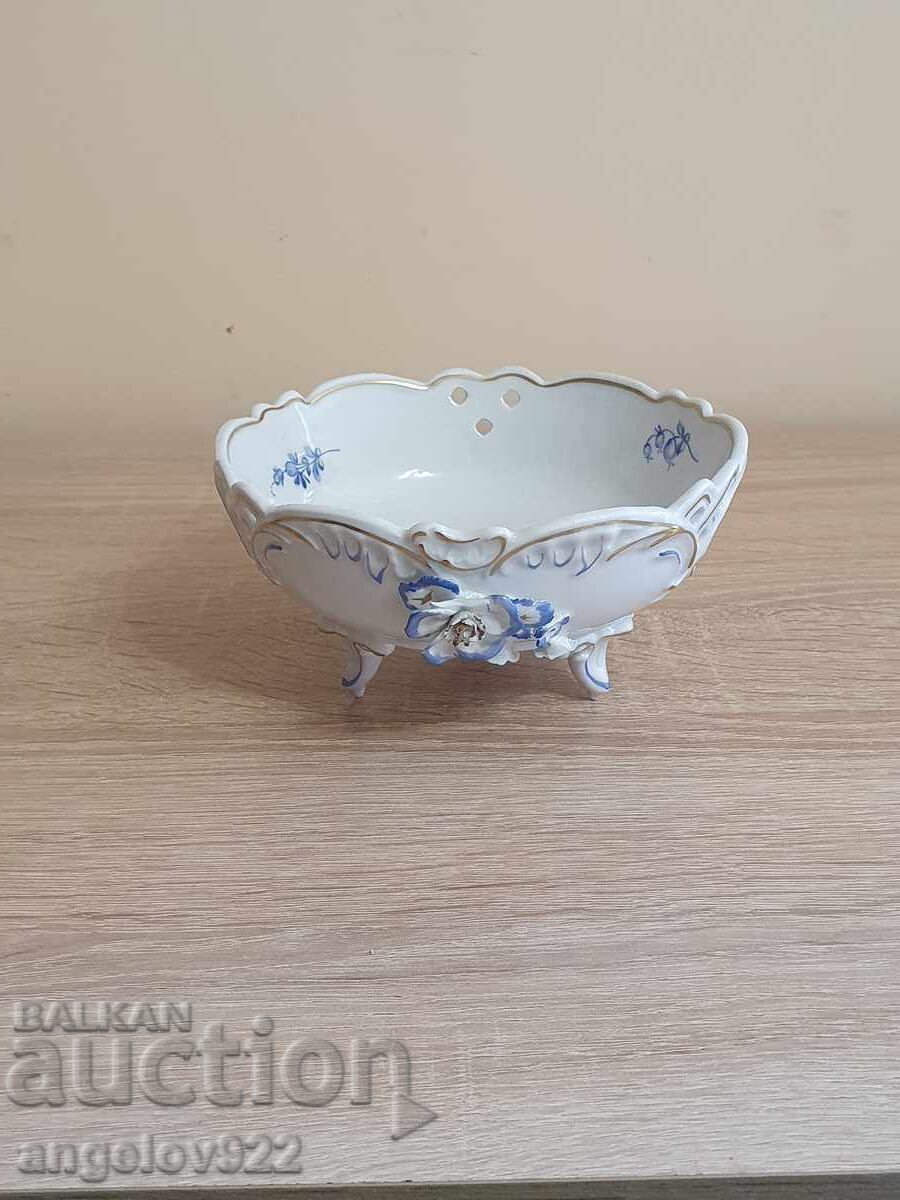 Delivery of German porcelain bonbonniere by Von Schierholz Delivery of German porcelain bonbonniere by Von Schierholz