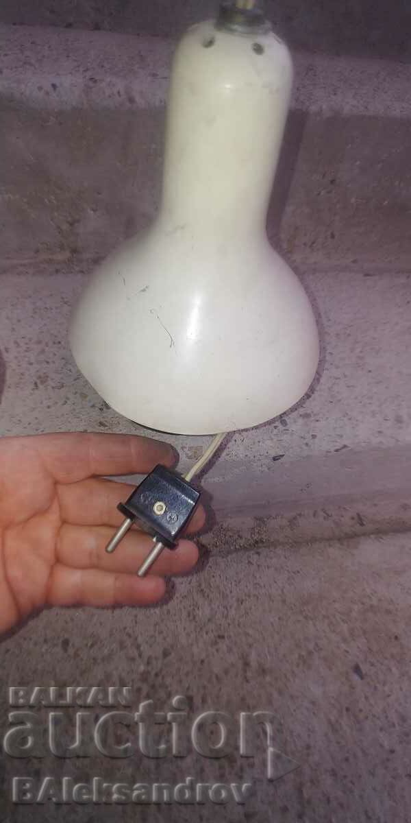 Παράδοση Παλιό επιτραπέζιο φωτιστικό