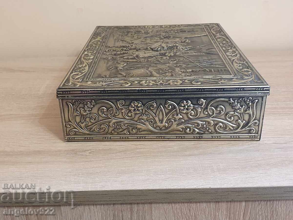 Όμορφο μεταλλικό ανάγλυφο κουτί!!! - 5 Όμορφο μεταλλικό ανάγλυφο κουτί!!! - 5