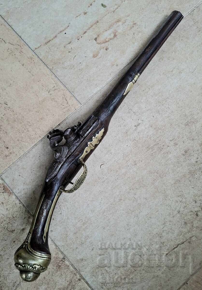 Licitație Pistol cu cremene, pușcă, șisane, boilie, cremene