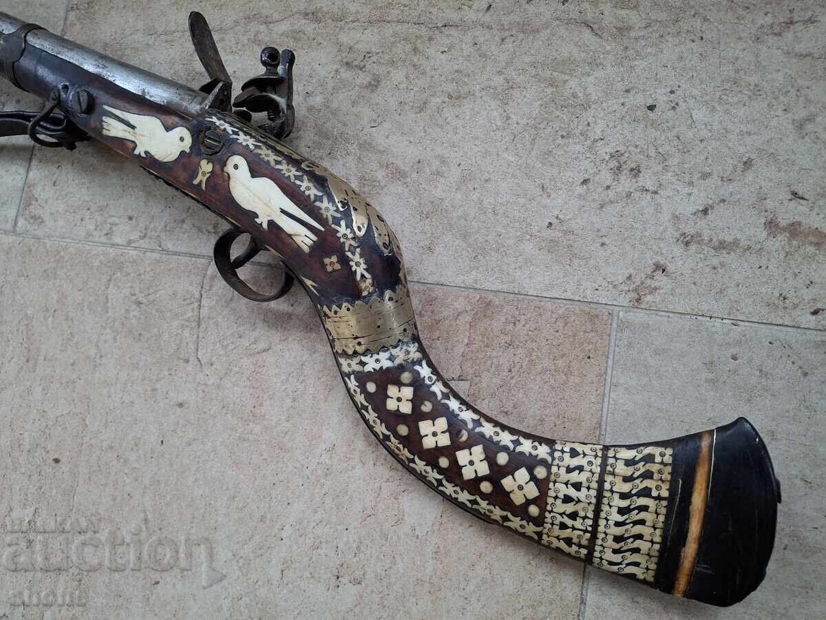 Delivery of Cannon, cream, shishane, boilie, carnation Delivery of Cannon, cream, shishane, boilie, carnation