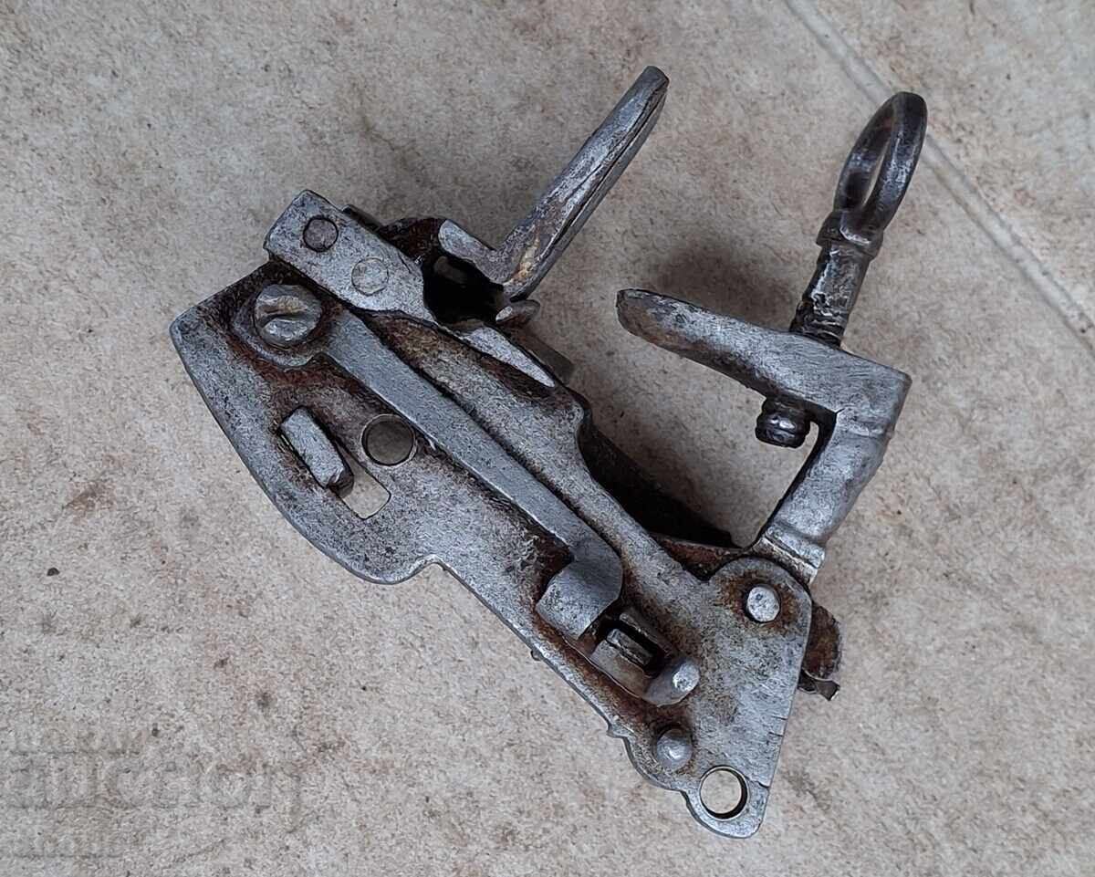 Auction  Rifle mechanism, flintlock, shishane, boyliya, karanfilka