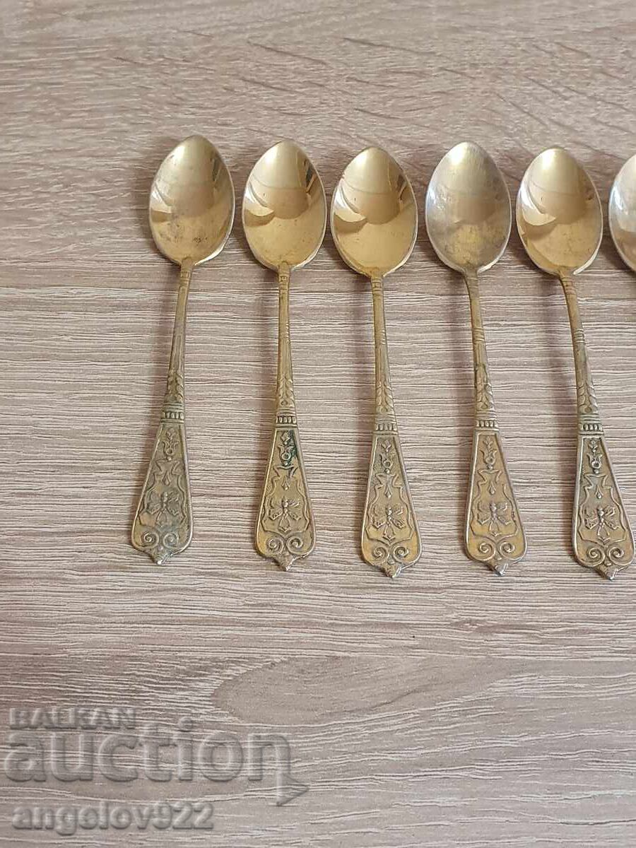 6 lingurițe de cafea cu aurire!!! cu preț 0.01 BGN | € 0.01 6 lingurițe de cafea cu aurire!!! cu preț 0.01 BGN | € 0.01