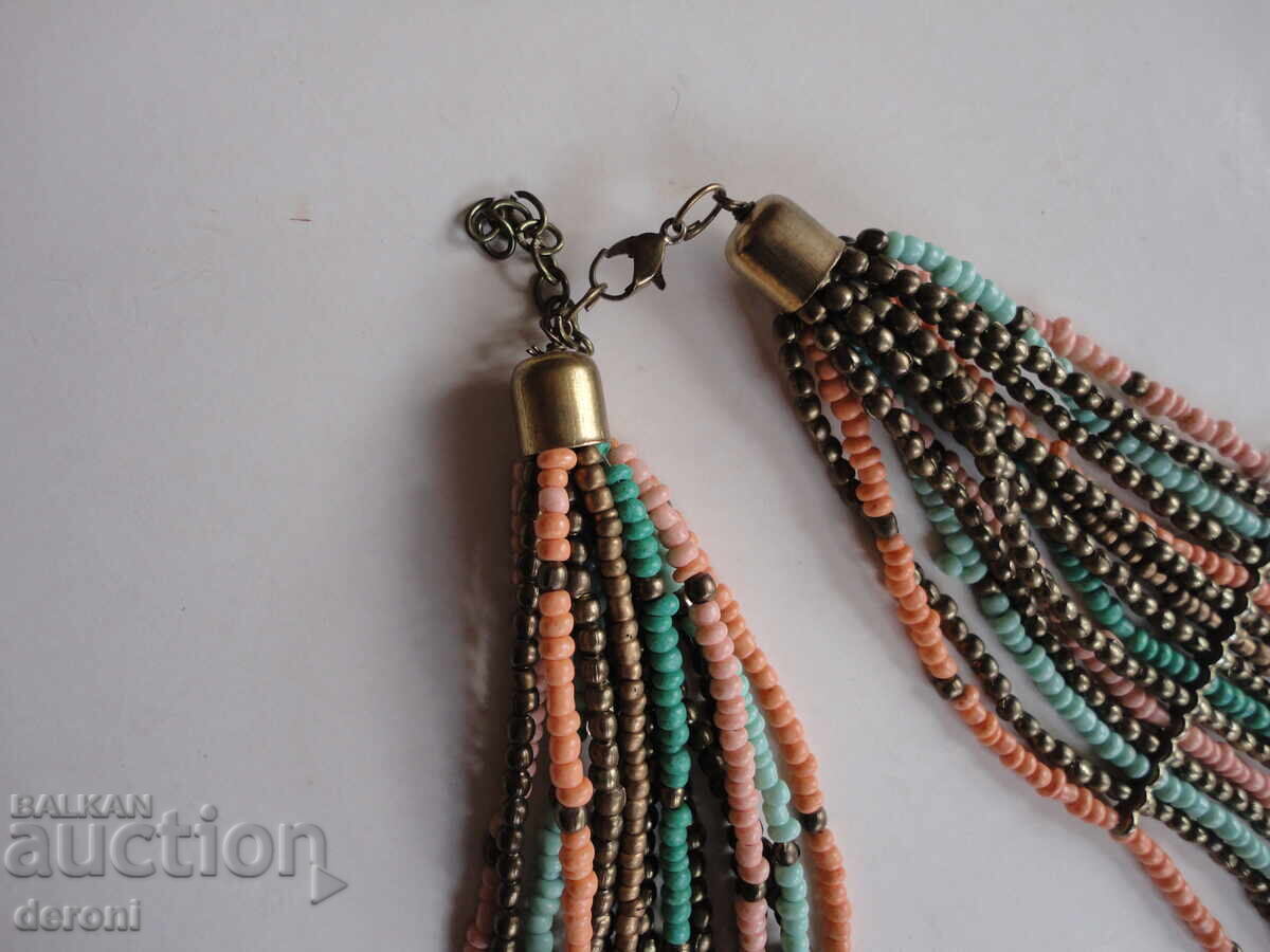 Δημοπρασία Απίθανο κολιέ με χάντρες 1 Δημοπρασία Απίθανο κολιέ με χάντρες 1