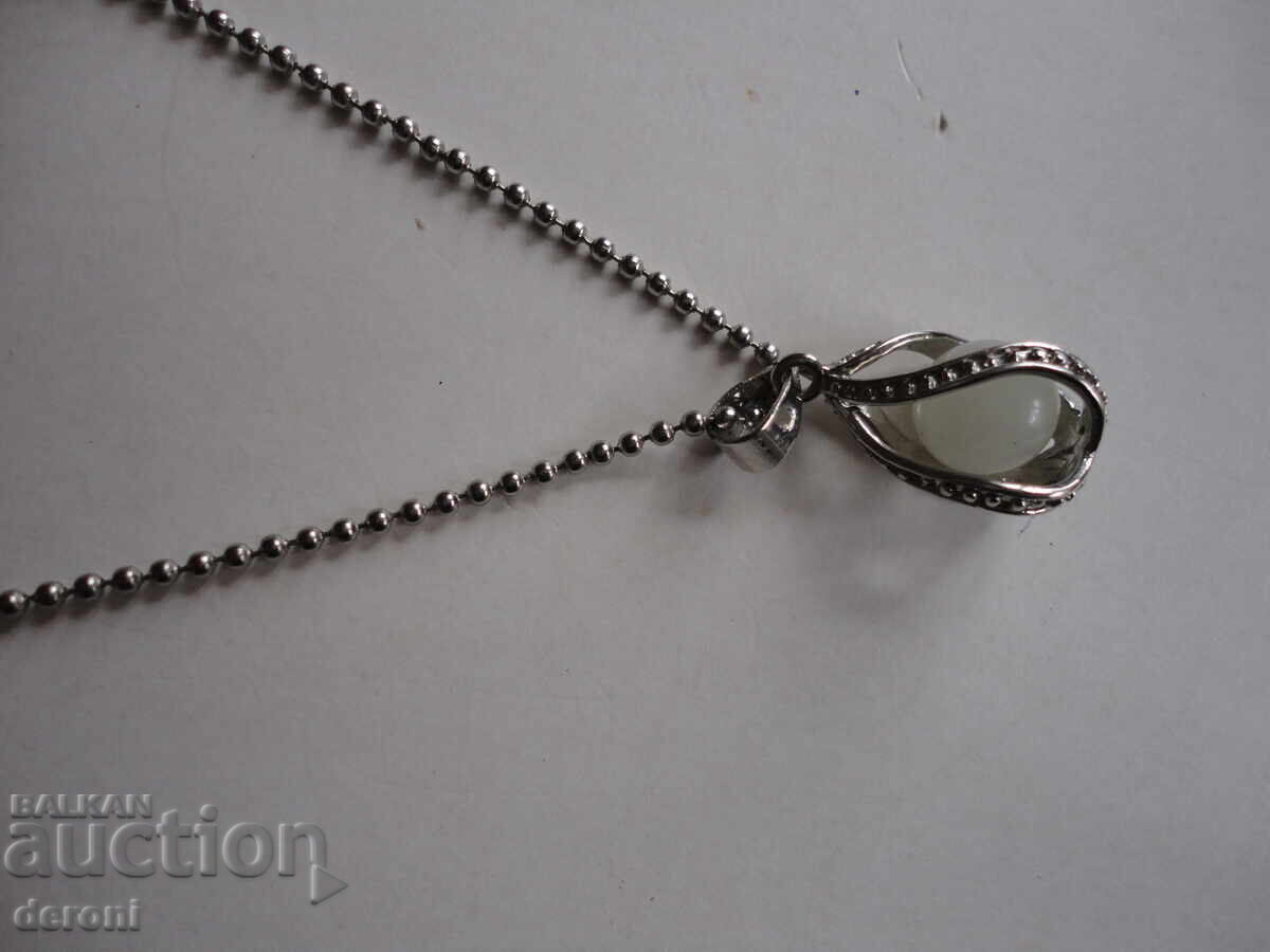 Δημοπρασία Υπέροχο κολιέ με πέτρα Δημοπρασία Υπέροχο κολιέ με πέτρα