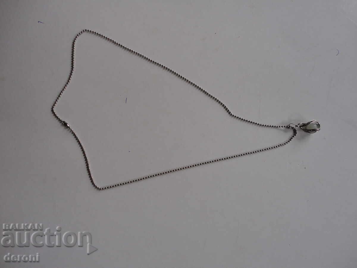 Παράδοση Υπέροχο κολιέ με πέτρα Παράδοση Υπέροχο κολιέ με πέτρα