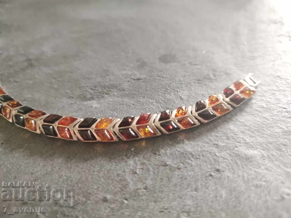 Brățară de argint cu chihlimbar 29.11.25 cu preț 269.00 BGN | € 137.54 Brățară de argint cu chihlimbar 29.11.25 cu preț 269.00 BGN | € 137.54