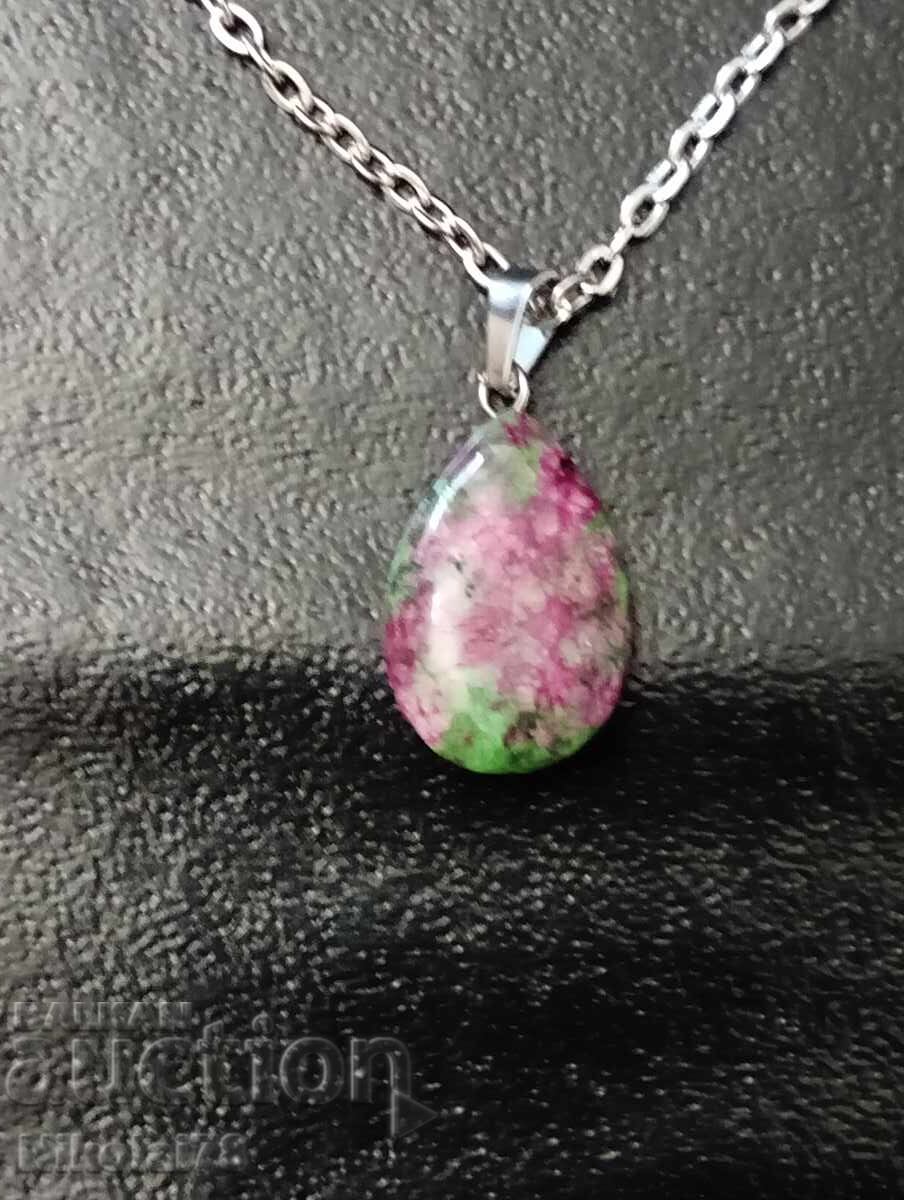 Colier nou, Zoisit cu rubin - Pandantiv, Picătură 26×18 mm cu preț 25.00 BGN | € 12.78 Colier nou, Zoisit cu rubin - Pandantiv, Picătură 26×18 mm cu preț 25.00 BGN | € 12.78