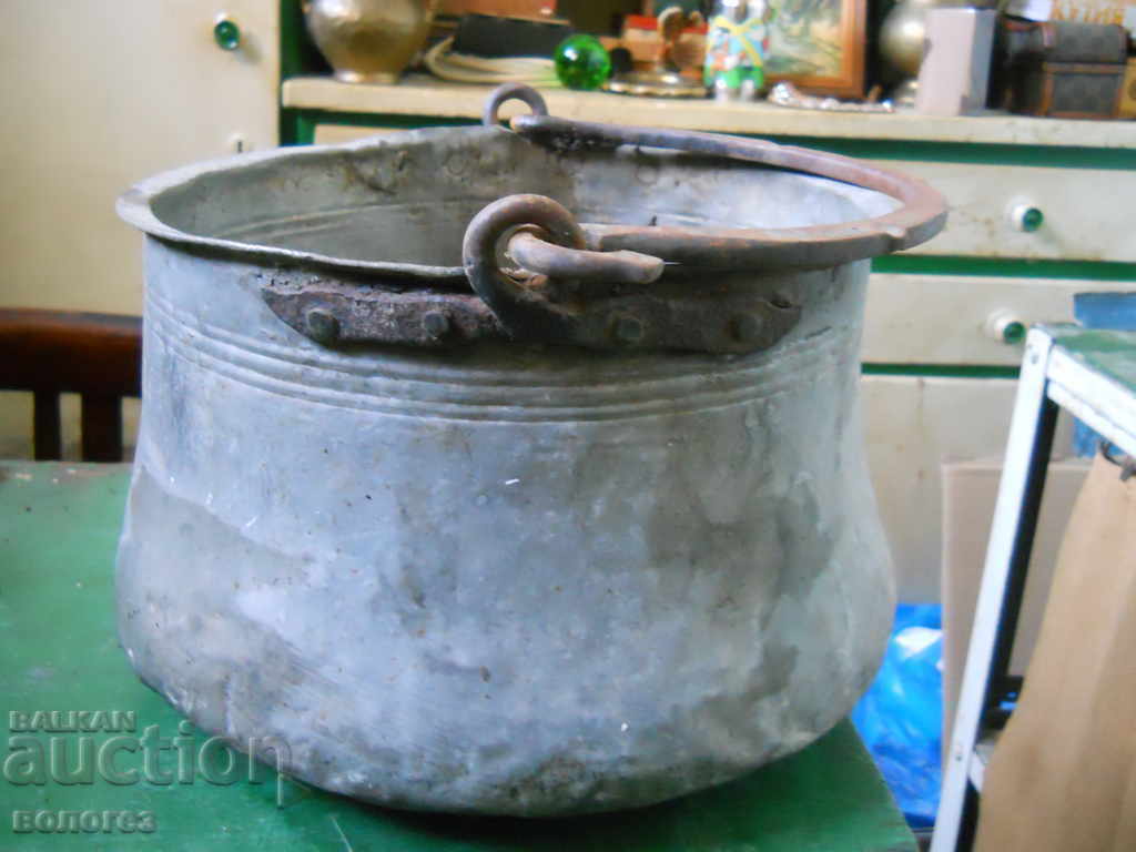 Old copper bear with price 50.00 BGN | € 25.56