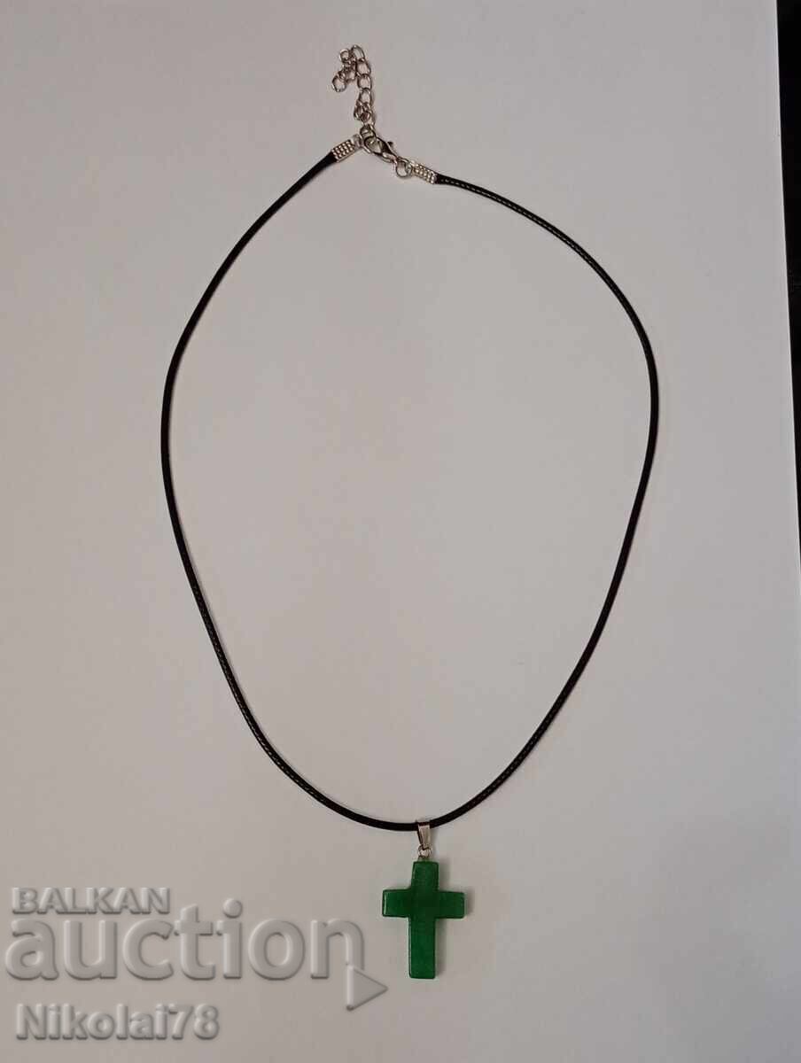 Nou colier cruce din Jad - 25x18 lanț 45 cm