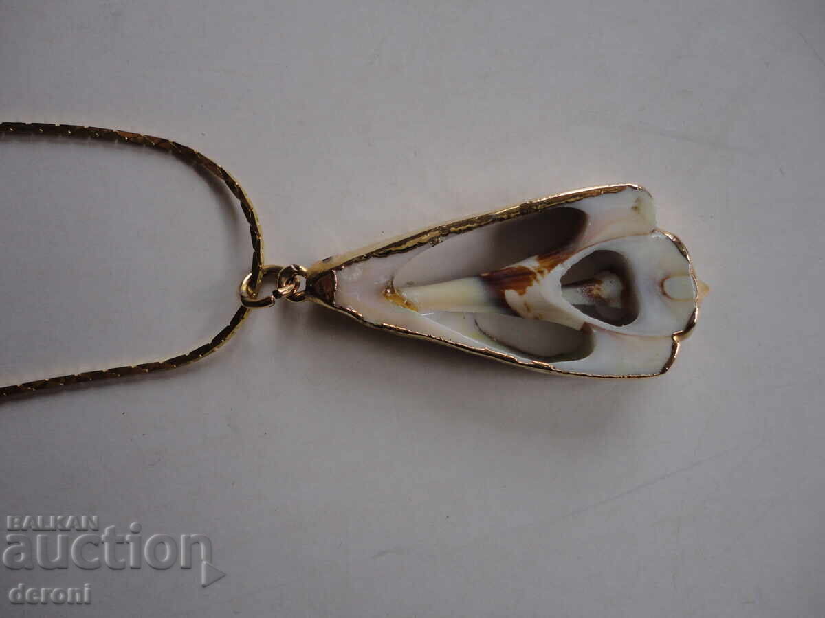 Аукцион Уникално позлатено колие медальон с обков