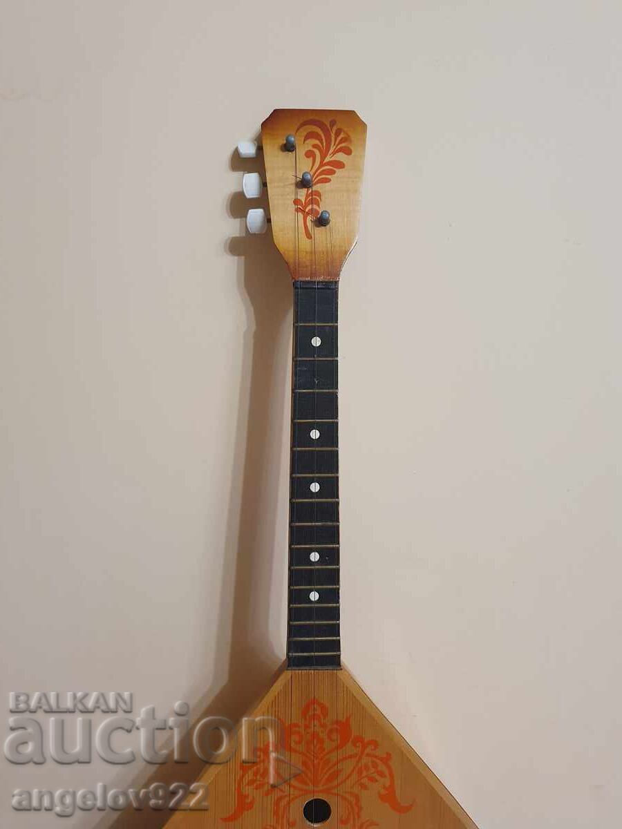 Δημοπρασία Αυθεντική Ρωσική Μπαλαλάικα από το Λένινγκραντ Δημοπρασία Αυθεντική Ρωσική Μπαλαλάικα από το Λένινγκραντ