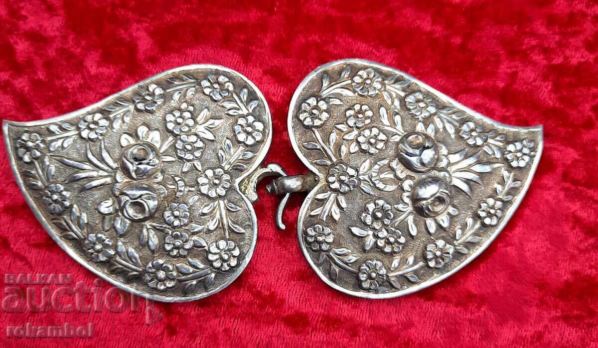 Delivery of Rare Revival-era silver buckles with gilding