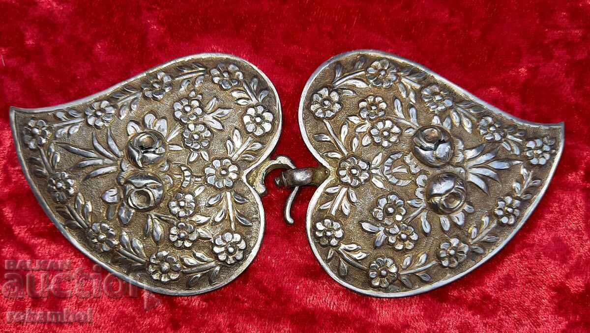 Rare Revival-era silver buckles with gilding - 7