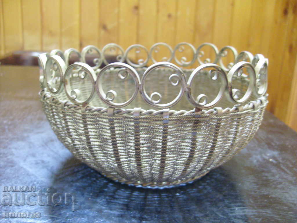 Стара филигранена бонбониера Стара филигранена бонбониера