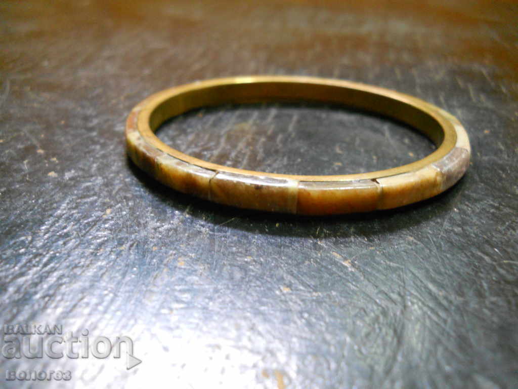 Delivery of Old bronze bracelet with agate ornaments Delivery of Old bronze bracelet with agate ornaments