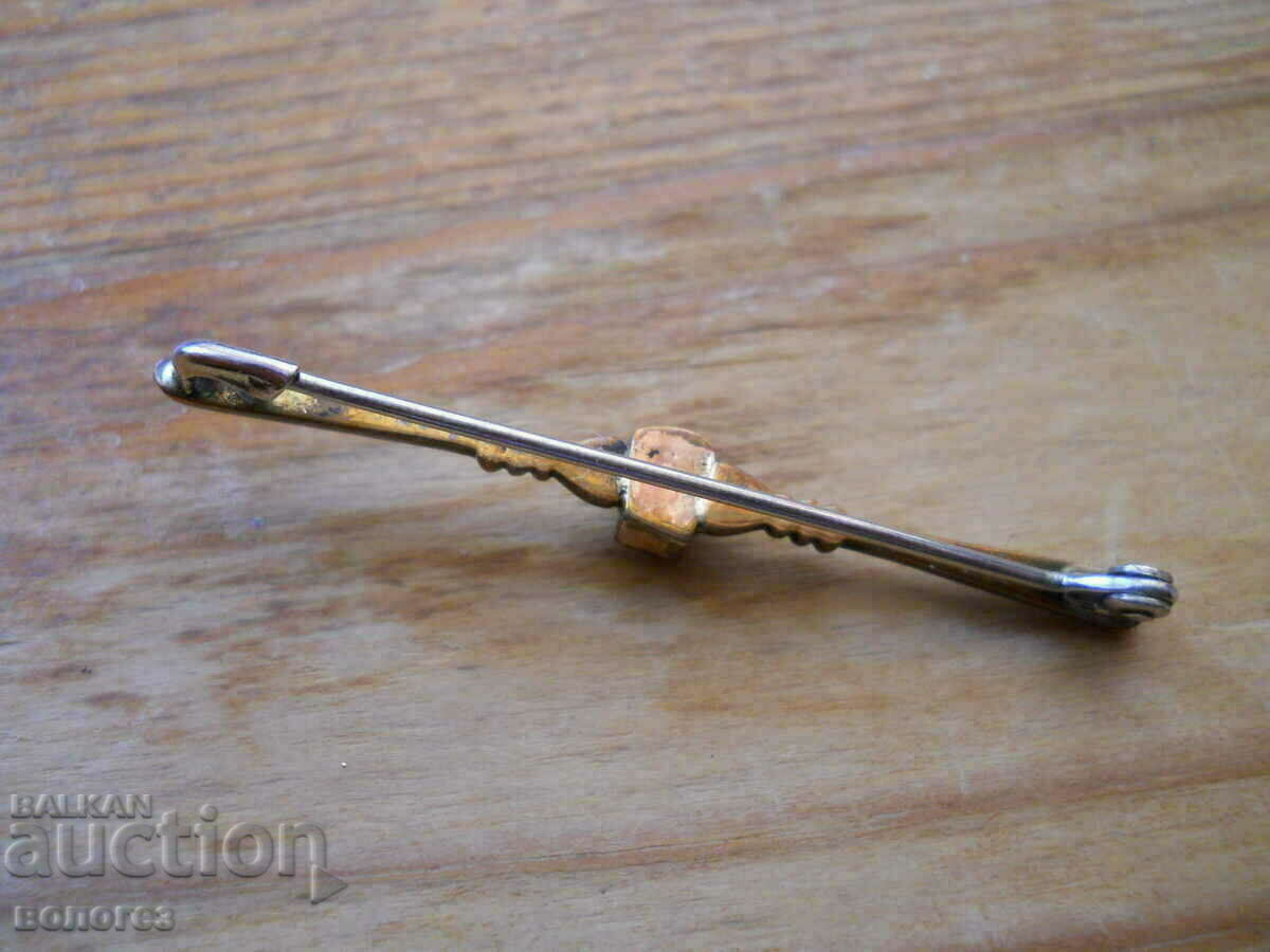 Antique brooch with agate with price 10.00 BGN | € 5.11 Antique brooch with agate with price 10.00 BGN | € 5.11