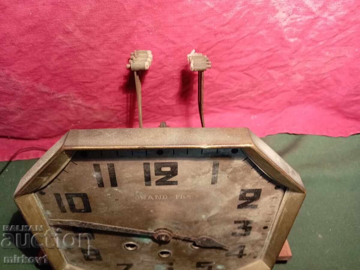 Παράδοση Μηχανισμός από παλιό αγγλικό ρολόι τοίχου Westminster