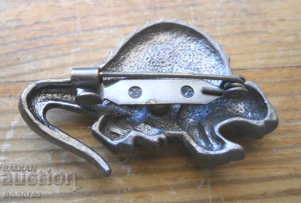 Antique bronze dinosaur brooch with price 15.00 BGN | € 7.67 Antique bronze dinosaur brooch with price 15.00 BGN | € 7.67