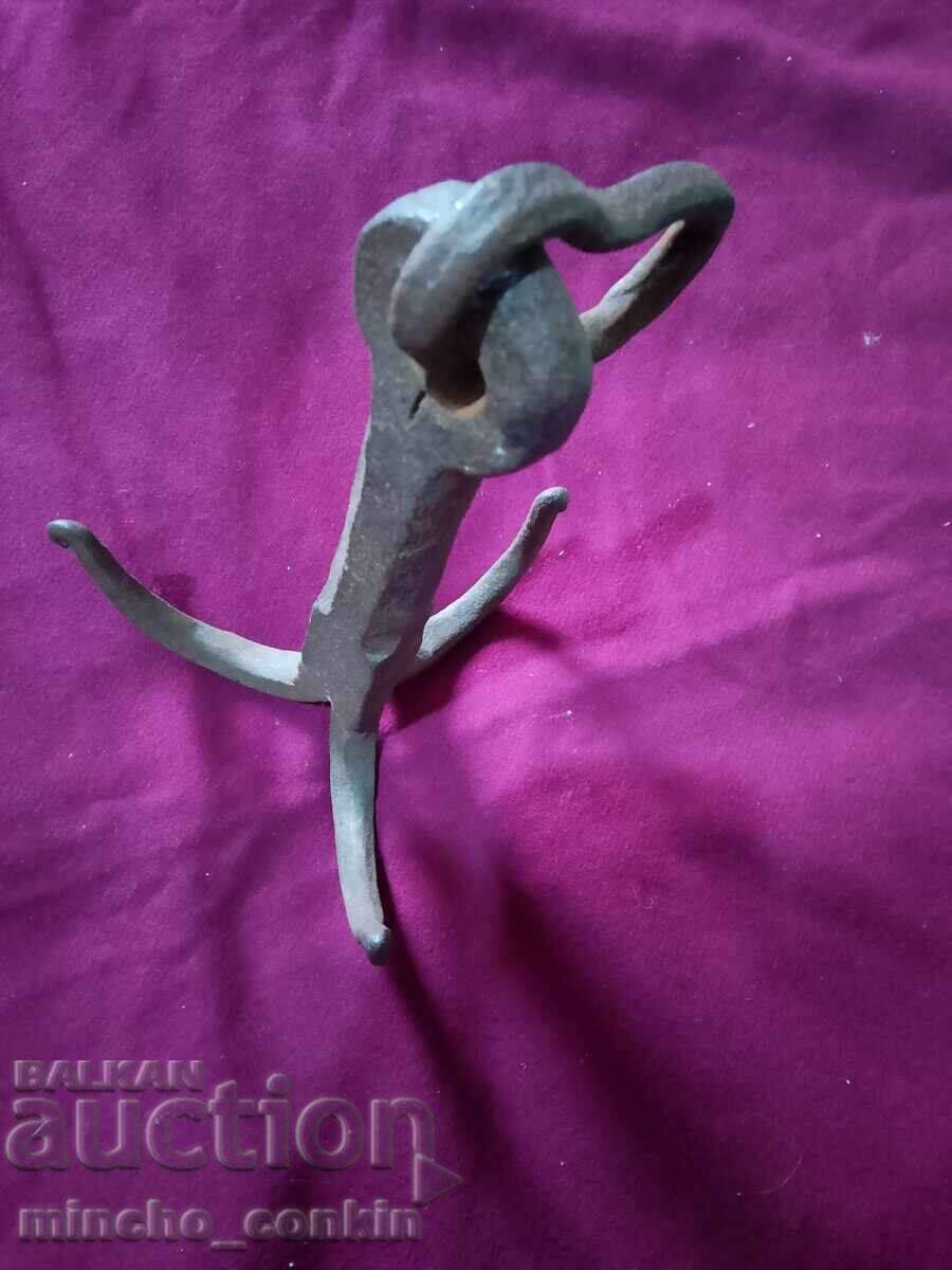 Auction  Hand-forged boat anchor with the master's mark