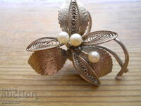 Antique filigree brooch with pearls