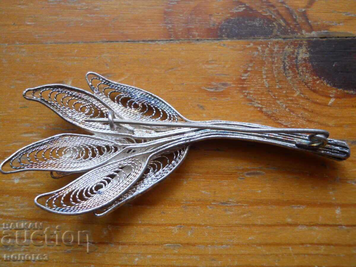 Licitație Broșă veche din argint filigranată