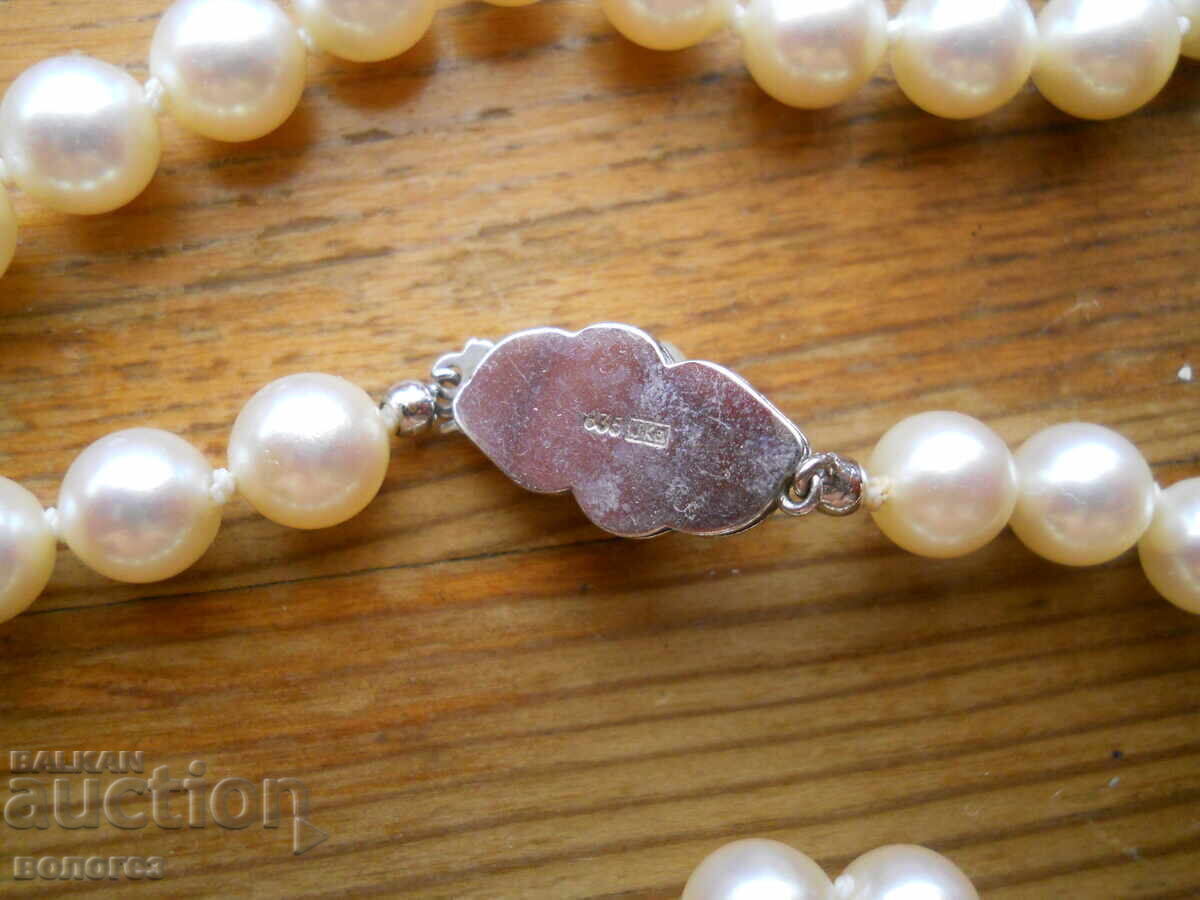 Licitație Colier de perle cu închizătoare de argint Licitație Colier de perle cu închizătoare de argint