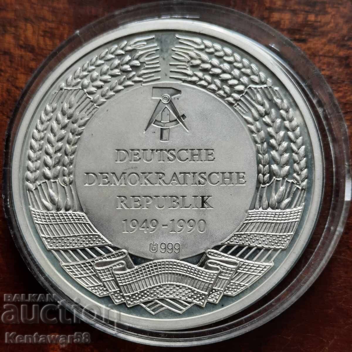 Σπάνιο ασημένιο μετάλλιο (πλακέτα) με τιμή 89.00 BGN | € 45.50 Σπάνιο ασημένιο μετάλλιο (πλακέτα) με τιμή 89.00 BGN | € 45.50